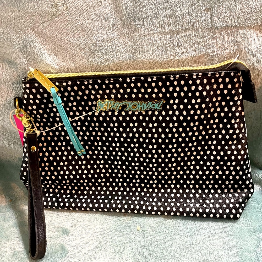 Betsy Johnson Cosmo Pouch, Medium Size, NWT, Excellent Condition great colors